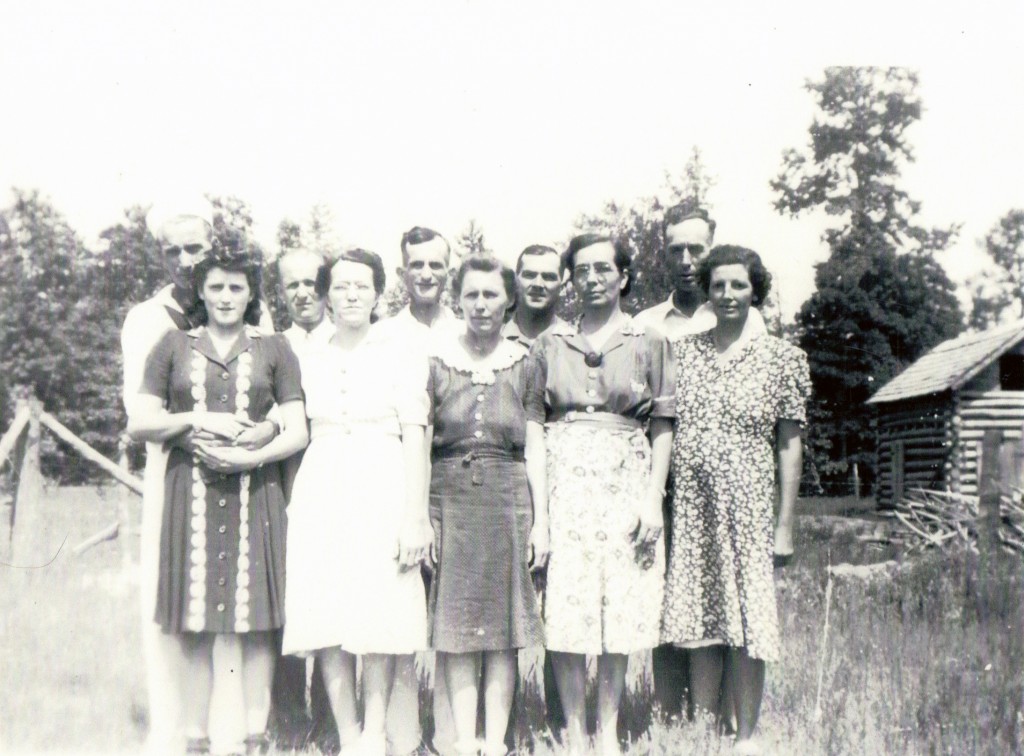 L-R Walter & Lydia Woodfield, Euel & Mrytie Clement Walker, Joe & Jessie Mae Clement, Luther & Cyrena Clement, Pick & Gertrude Clement-2